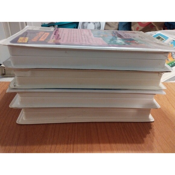 Winnie The Pooh Clamshell VHS Lot of 4 - Disney - Picture 5 of 7